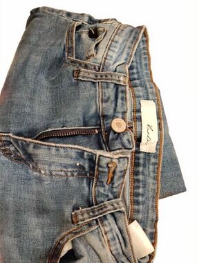 Women's pair of KanCan skinny ankle high rise blue medium wash distressed 5